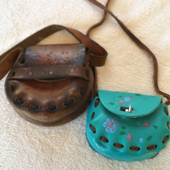 TWO VINTAGE TOOLED LEATHER SMALL CROSSBODY BAGS PURSES - Picture 9 of 9